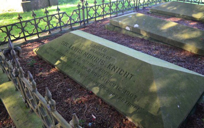 Grave of Sir Lewis Morris